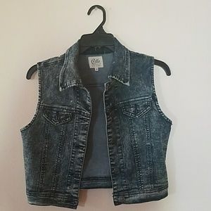 Cropped denim vest